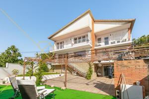 Impecable casa reformada de 245m2. Urb. Mas Ram photo 0