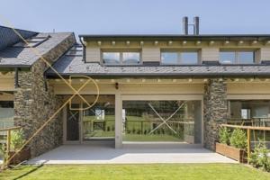 Promoción de casas de diseño adosadas a estrenar con jardín privado. Alp (Cerdanya). photo 0