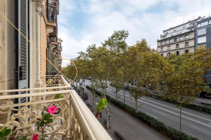 Piso exclusivo de 130m2 en Gran Vía de les Corts Catalanes photo 0