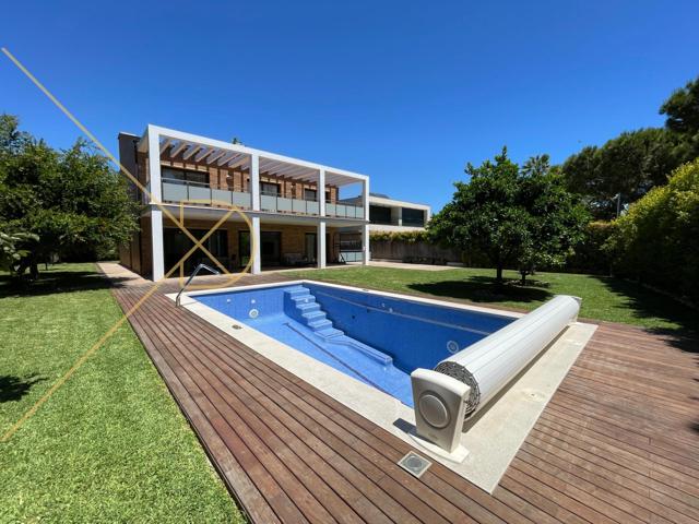 Impecable casa en Gavà Mar de 500 m² con piscina privada photo 0