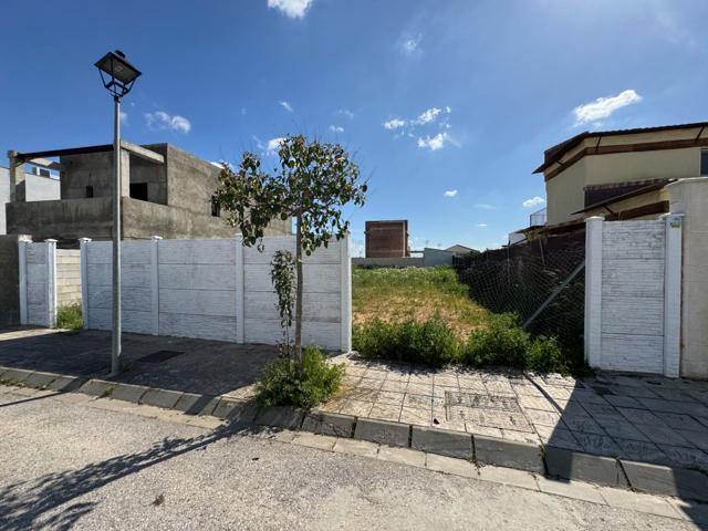 Terreno en venta en Calle Hacienda Santa María 42, Palomares del Río photo 0