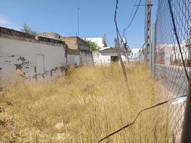 Solar urbano en Paloamres de Río con pequeña construcción. photo 0