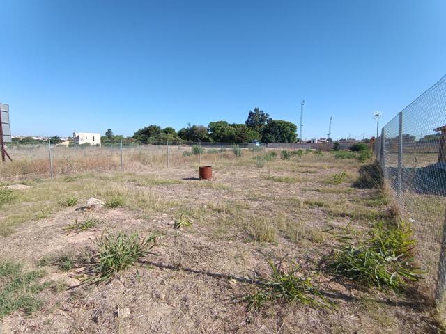Terreno urbano en Palomares del Río. photo 0