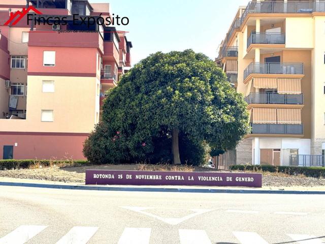 Piso totalmente amueblado, en residencial cerrado con gran patio, garaje y trastero – Calle Hojalateros – 330.000 € photo 0