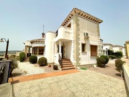 Casa - Chalet en venta en Alicante de 131 m2 photo 0