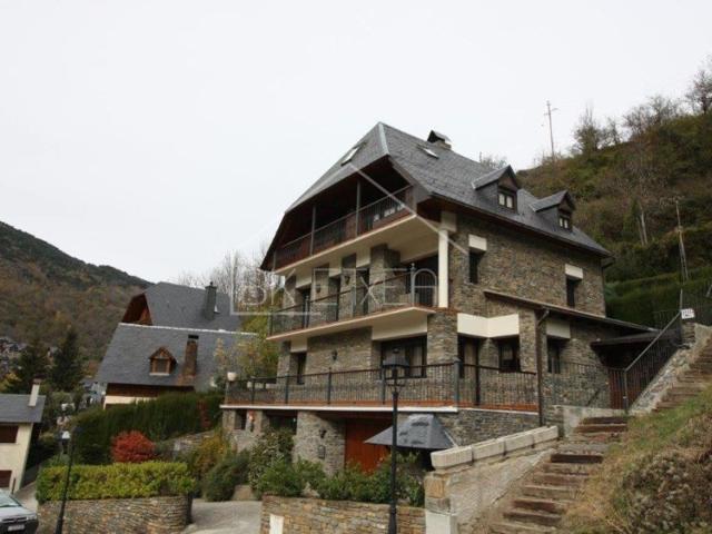Casa En venta en Vielha E Mijaran photo 0