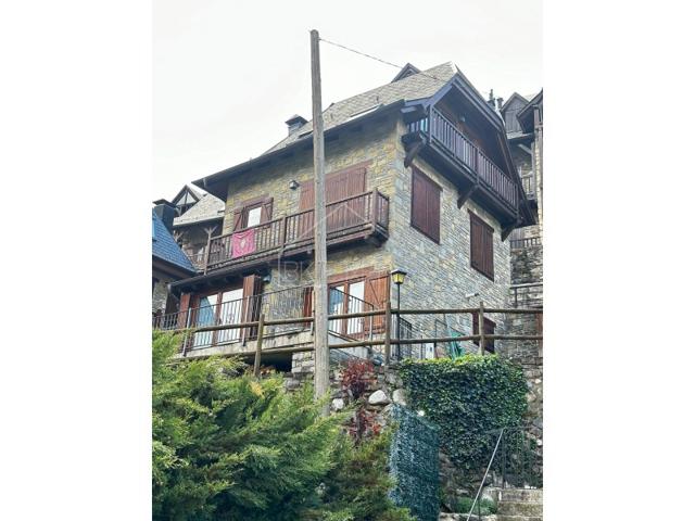 Casa En venta en Vielha E Mijaran photo 0