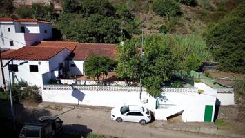 Se vende casa con terreno en Fontanales, Moya. photo 0