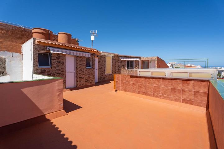 Amplia vivienda en venta en Tafira Baja, con una superficie construida de 170 m2. photo 0