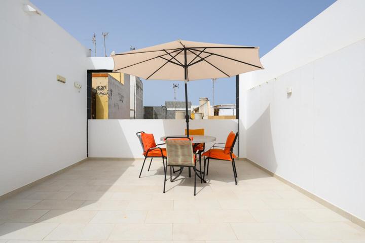 ¡Bienvenido a esta maravillosa casa adosada en venta en La Isleta, Las Palmas de Gran Canaria! photo 0