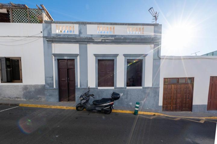 Casa en venta en el corazón de Agaete photo 0