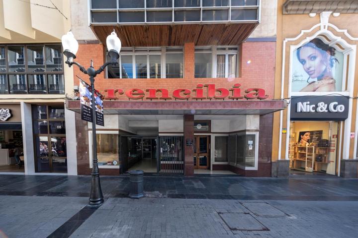 Local en venta en Las Palmas de Gran Canaria de 1200 m2 photo 0