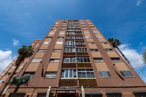 Piso en venta en Las Palmas de Gran Canaria de 78 m2 photo 0