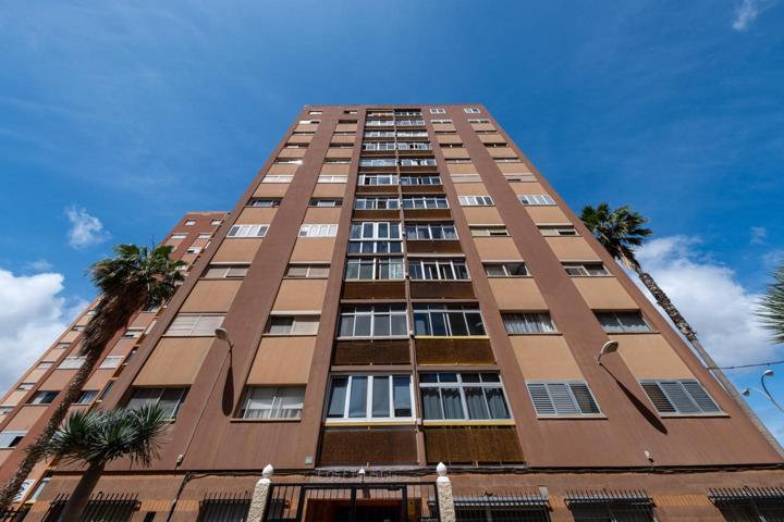 Piso en venta en Las Palmas de Gran Canaria de 78 m2 photo 0