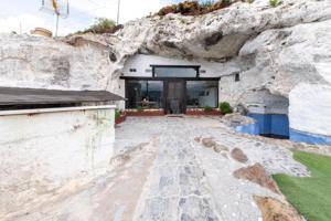 Casa - Chalet en venta en Santa María de Guía de 250 m2 photo 0