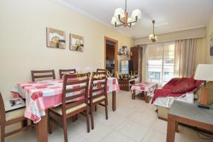 Amplio piso en zona céntrica de Santa Pola photo 0