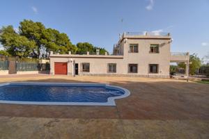 Chalet con piscina privada en Elche photo 0