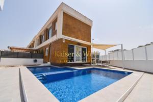 Chalet semi-independiente con piscina privada photo 0