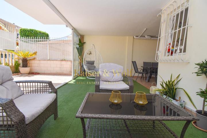 Chalet en esquina con piscina y jardin photo 0