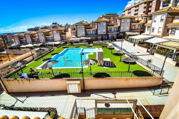 Chalet en zona de Santiago Bernabéu en Santa Pola photo 0