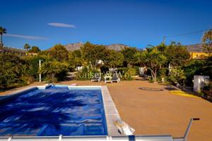 Chalet con Casas de Invitados Piscinas y gran Parcela en Albatera photo 0