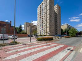 venta vivienda de 5 habitaciones en Barañain photo 0