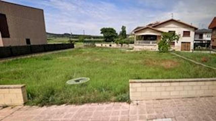 Venta de parcela en Villatuerta Navarra photo 0