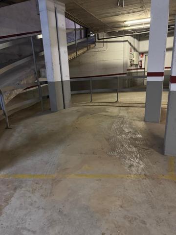 Plaza de parking en el centro. photo 0