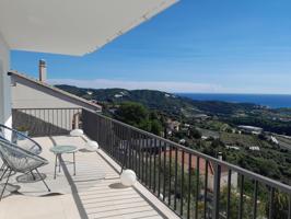 Espectacular casa de 180 m2 totalmente reformada en terreno de 800m2 photo 0