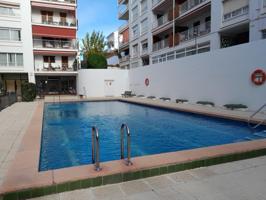 Precioso piso reformado con piscina comunitaria!! photo 0