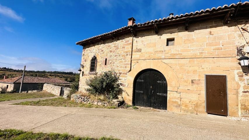 Casa Rural en Venta en Barruelo de Santullán Santa María de Nava, Palencia photo 0