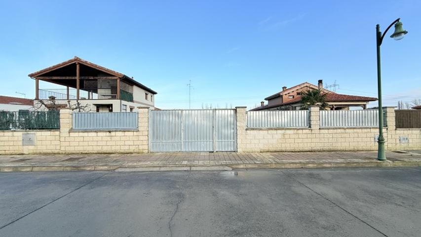 Terreno Urbanizable en Venta en Jardin de la Pinilla , Palencia photo 0
