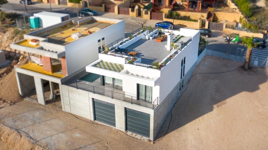Villa En venta en Polop photo 0