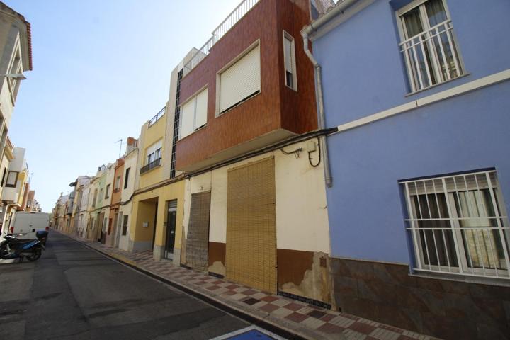 Casa de grandes dimensiones en venta. Sant Pere. photo 0