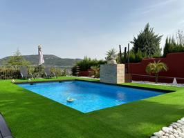**Exclusivo Chalet en Venta en la Urbanización Gormaig** photo 0