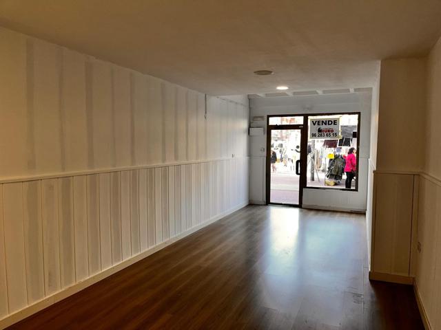 Local Comercial en Alquiler en Tavernes de la Valldigna photo 0