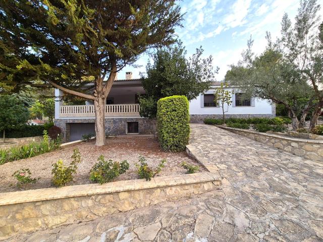 🏡 Exclusivo Chalet en Venta en la Urbanización Montesol, Alcoy photo 0