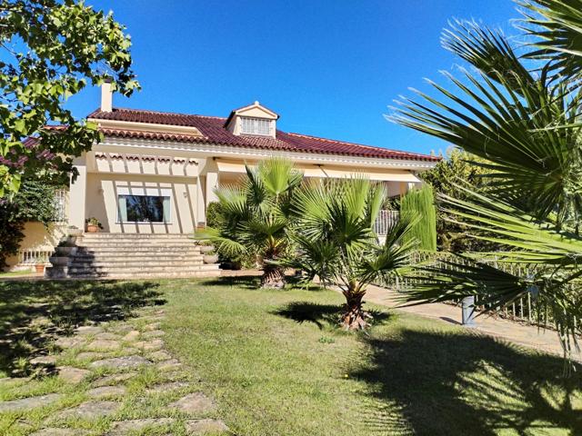 🏡 Exclusivo Chalet en Venta en la Urbanización Gormaig, Cocentaina photo 0