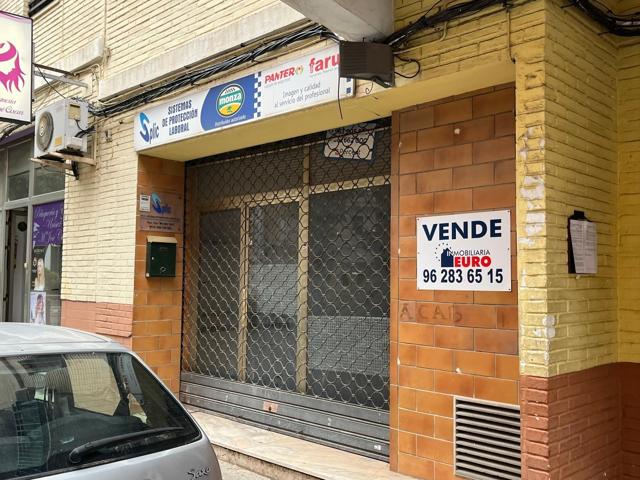 Local en Venta en Tavernes de la Valldigna photo 0