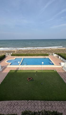 EXCLUSIVO CHALET DE LUJO EN 1ª LINEA DE PLAYA, FRENTE AL MAR DONDE LA ELEGANCIA Y NATURALEZA SE UNEN A LA PERFECCIÓN photo 0