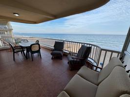 APARTAMENTO AMPLIO Y REFORMADO EN 1ª LINEA - FRONTAL AL MAR photo 0