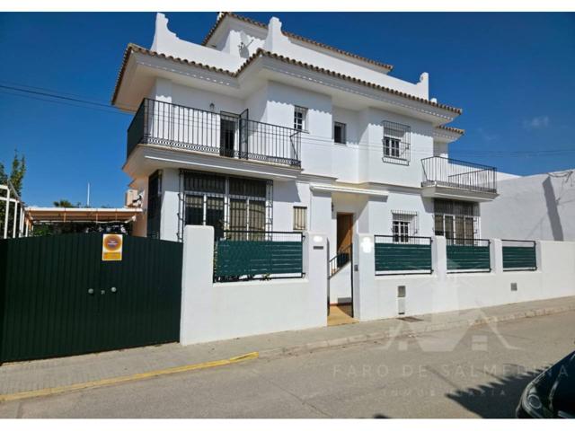 Chalet independiente junto a la playa photo 0