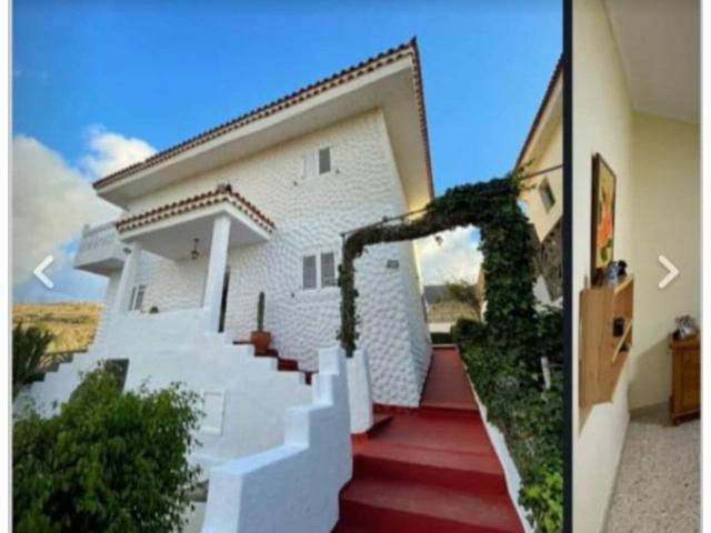 Chalet en venta en Gáldar photo 0