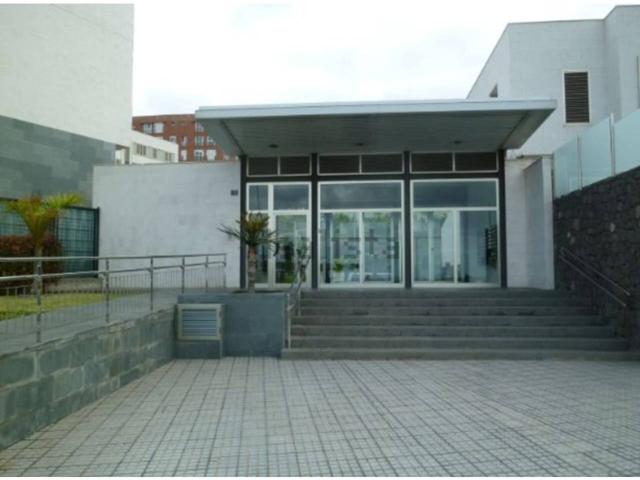 Piso en alquiler en Ciudad Alta photo 0
