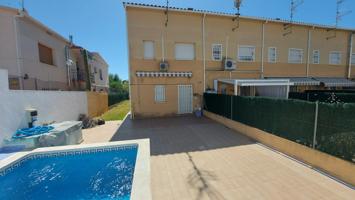 Casa adosada esquinera con piscina privada en pleno centro de Segur de Calafell 🏡✨ photo 0