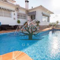 CHALET CON IMPRESIONANTES VISTAS AL MAR Y PISCINA photo 0
