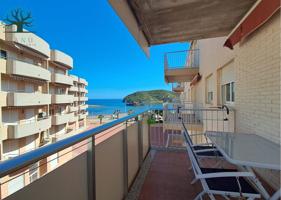 ESPECTACULAR APARTAMENTO EN PRIMERA LÍNEA CON VISTAS AL MAR photo 0