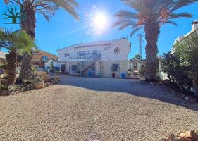 VILLA CON GRAN PARCELA EN CAMPOSOL photo 0