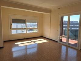 OPORTUNIDAD PISO CON MUCHAS POSIBILIDADES EN VENTA. photo 0