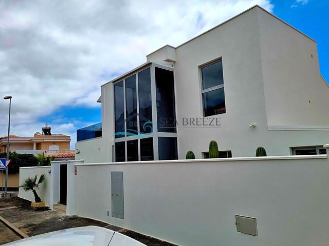 VILLA DE LUJO EN VENTA EN LOS OLIVOS ADEJE photo 0